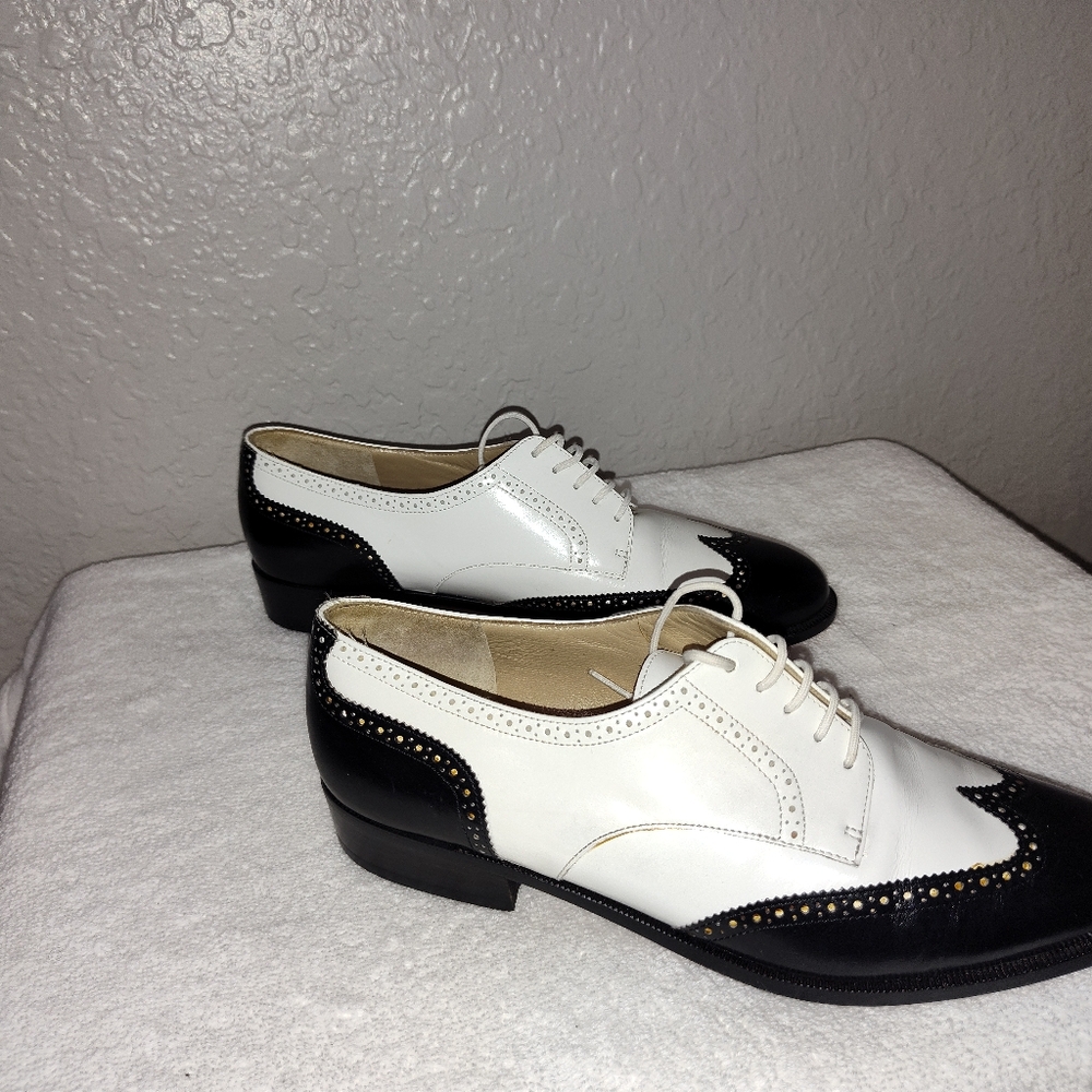 SALVATORE FERRAGAMO Leather Oxfords